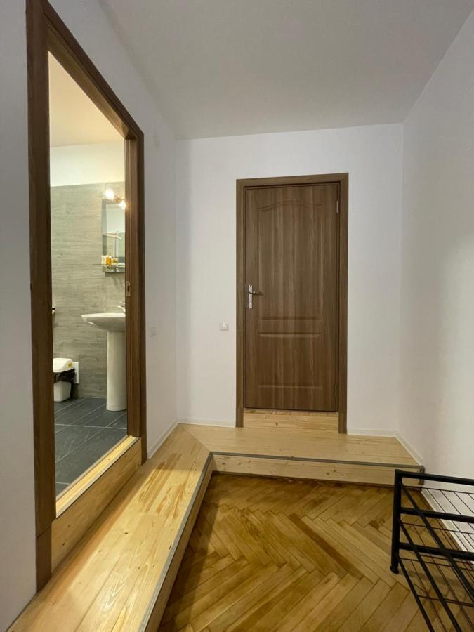 Schei Central Studios In The Heart Of Brasov Exterior photo